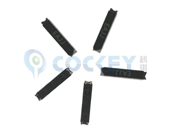 科琪供應(yīng)SMD7015 32.768KHZ 12.5PF貼片晶振 科琪供應(yīng)SMD7015 32.768KHZ 12.5PF貼片晶振